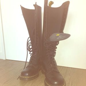 NWOT Tall Black Doc Martens woman’s 7